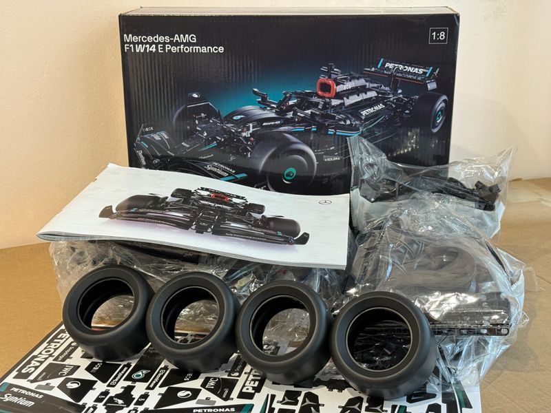 Конструктор Mercedes-AMG F1 W14 E Performance 1642 деталей совместим с лего техник 42171 1000227 фото