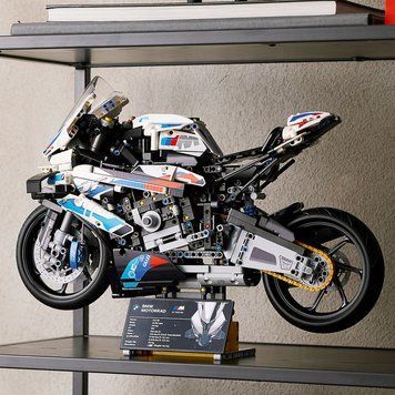 Конструктор Technic мотоцикл BMW M 1000RR 1920 деталей (42130) 1000216 фото