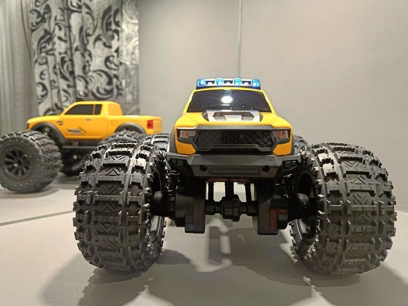Машинка-амфибия на пульте управления JJRC C8816 Amphibious Off-Road Car 4WD (29 см) &ndash; Водонепроницаемый джип с пропорциональным управлением Желтый цвет 1000243 фото